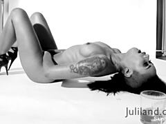 skin diamond solo pussy play