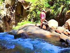 LILYAN'S RIVERSIDE SOLO PLAY