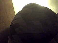 Black babe savors oral delight
