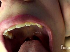 Felicity’s tongue works pure magic