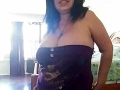 LATINA'S BOLD CURVY SHOW