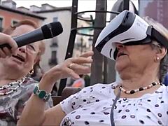 VR otaku’s daring public charm