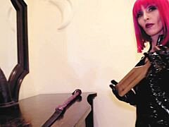 Eva's Bold Latex Fetish Play