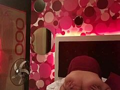 BBW Curves Rock This Video