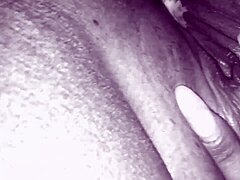 How does Bellabunzz handle big black cock anal?