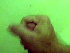 I'm rubbing one out in this solo session