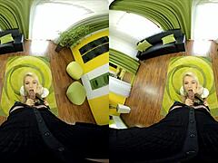 Karol Lilien's shower scene in Dong-style position