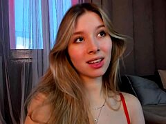 Blonde’s Raw Webcam Fuck Session
