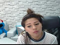 Niley’s Curves Shine on Cam