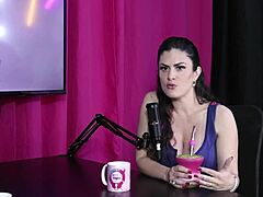 AMANDA'S RED-HOT AMATEUR TEASE