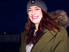 BEAUTIFUL CAMGIRL'S INTIMATE MOMENT