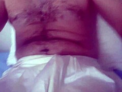 solo boy’s upskirt allure