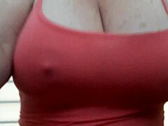 Argentinian MILF Enjoys Sensual Curve Massage