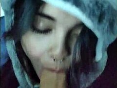 Wow, Cute Teen Babe Wants to Suck White Moon Deep!