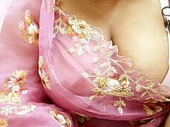 Aunty's Curves in Saree Glow