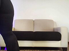 Leggings Grip Her Curves