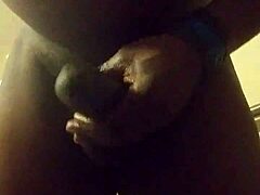petite Asian’s extreme deepthroat shoot