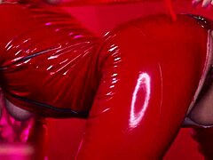 MollyRedWolf’s Latex Temptation Breaks Free