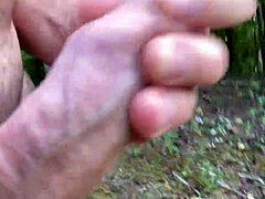 Solo pleasure time with a crazy clit rub