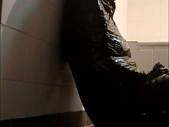 Sophie La Larve delivers intense blowjob in ultimate bondage