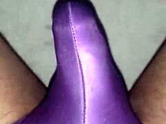 戴套操小18+鸡巴穿着内衣瘦夫妻