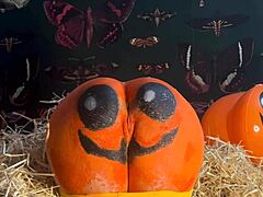 I saw this teen get double creampie at the pumpkin patch.