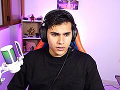Colombian Streamer Couple Fucks Live For The First Time!