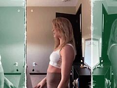 Check out Madisyn Huntt's bikini haul with twerks and nipslips