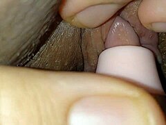 Fiquei molhadinha com sugador de clit�ris teasing