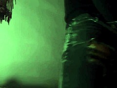 Anarchia Orrore E Porno - La Spia In Doccia E Poi Sborra E Piscia Segandosi Nella Sua Camera Da Letto Con Un Cazzo Enorme