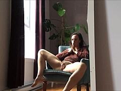 milf masturbating to orgasm with fingering