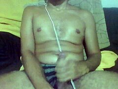 I'm jerking off hard in the bedroom with some wild Brazilian dirty talk for you 😉