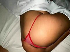 Sexo real me despierto en medio de la noche y le hago esto a mi hermanastra que esta a mi lado