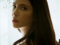 Jane Wilde Feels Empowered Getting Naked.