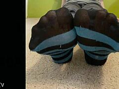 Check out this 18 year old teen girl's feet in the preview.