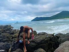 Fudendo Bem Gostoso A Loira Na Prainha Branca Com Latina Curves And Passionate Moves