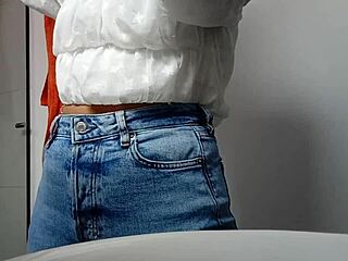 FIT TEEN'S INTIMATE REVEAL