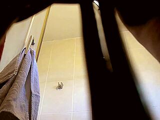 Step-sis shower secrets caught now