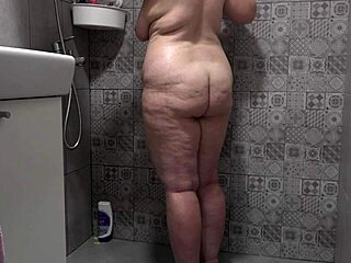 Mature wife's hidden shower secrets