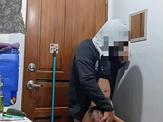 Petite Pinay’s Delivery Guy Secret
