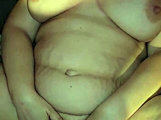 raw creampie deep in preggo milf pussy