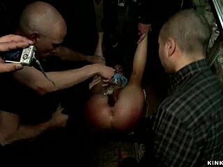 Brunette's Kinky Public Reckoning