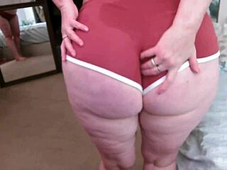 635 smell my big beautiful bum close