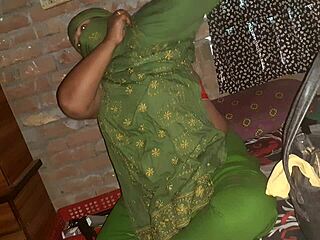 On a quiet ranch, I had wild SEX with my Indian village BOUDI under the open sky.