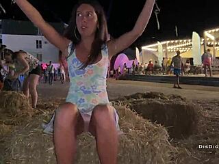 SENSUAL TEEN PUBLIC