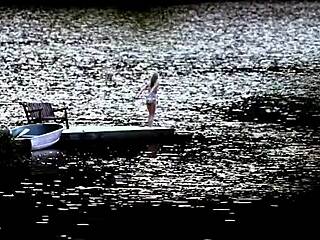 Blonde’s Daring Bikini Swim With Stunning Curves