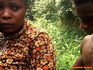 Bang king caught banging a stranger on village road