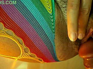 HOT AMATEURS GO WILD