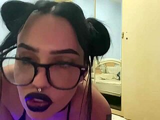 my european girlfriend's webcam reveal
