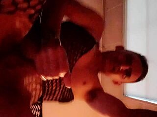 Johnnyo’s Alluring Cock Stroke On Xvideos